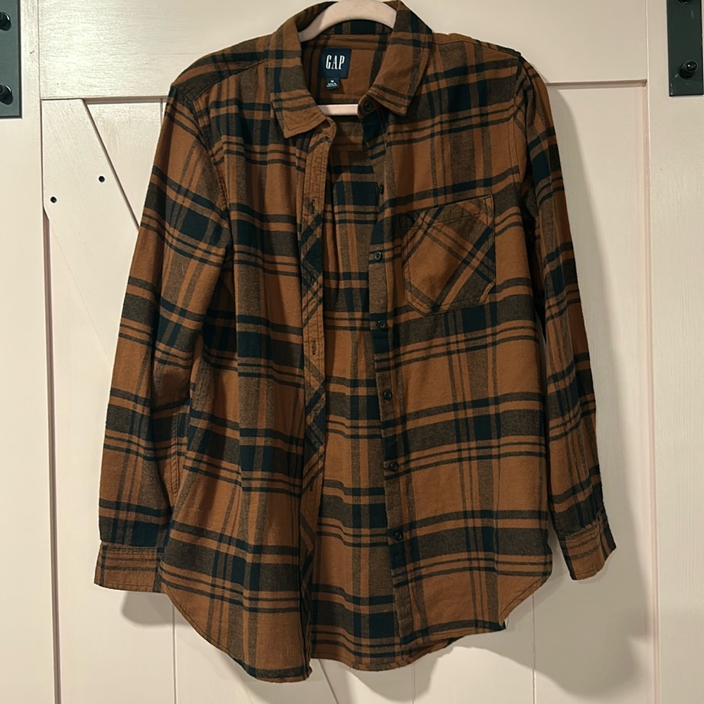 Flannel Gap long sleeve shirt